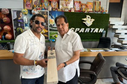 Former Sri Lankan player TM Dilshan visited Spartan Sports.