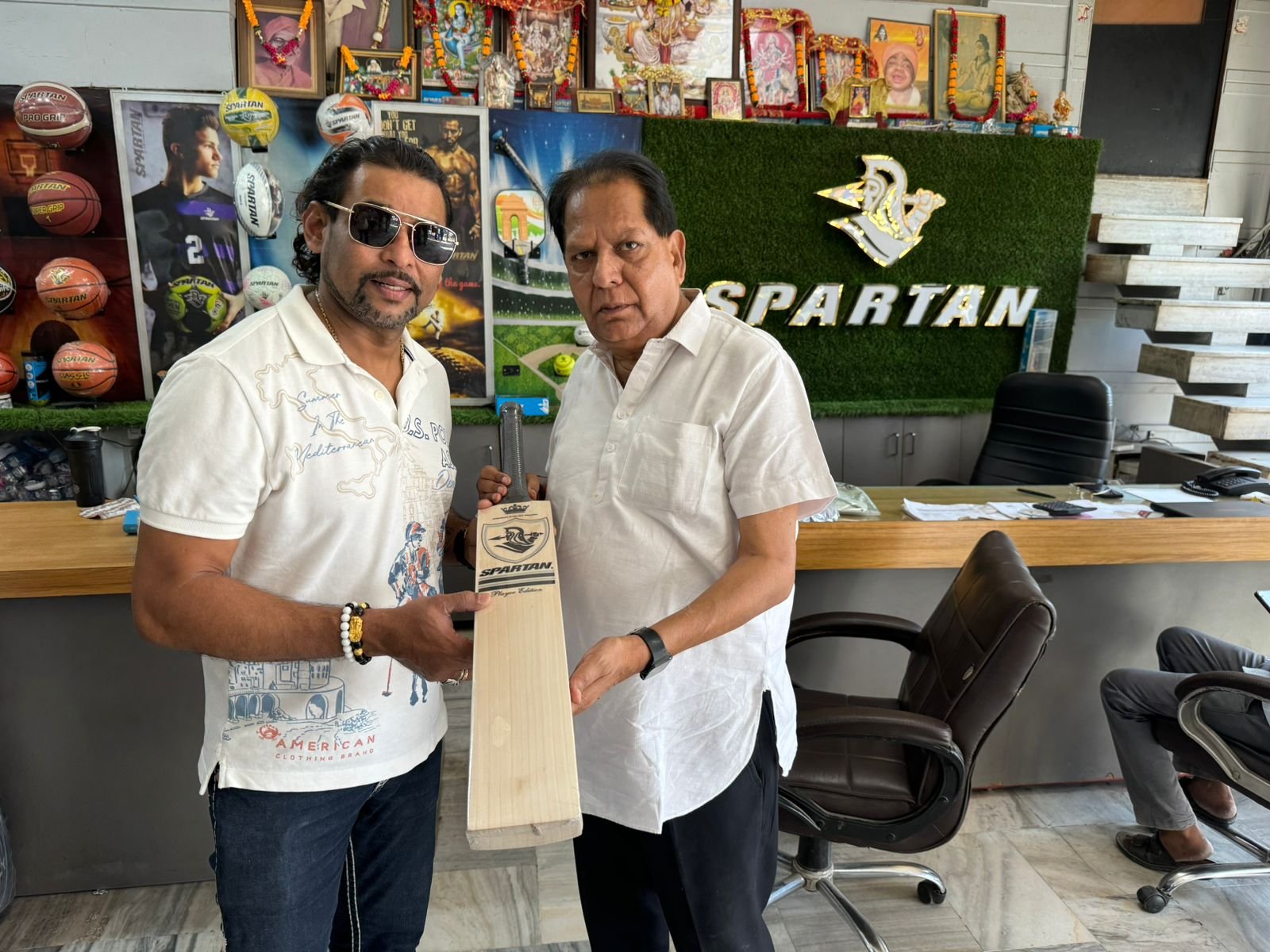 Former Sri Lankan player TM Dilshan visited Spartan Sports.